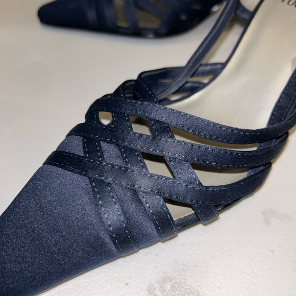 Mootsies Tootsies Collection Vintage Navy Blue Satin Slingback Block Heel 7.5M - Picture 4 of 6